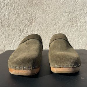 Swedish Hasbeens in Olive green.